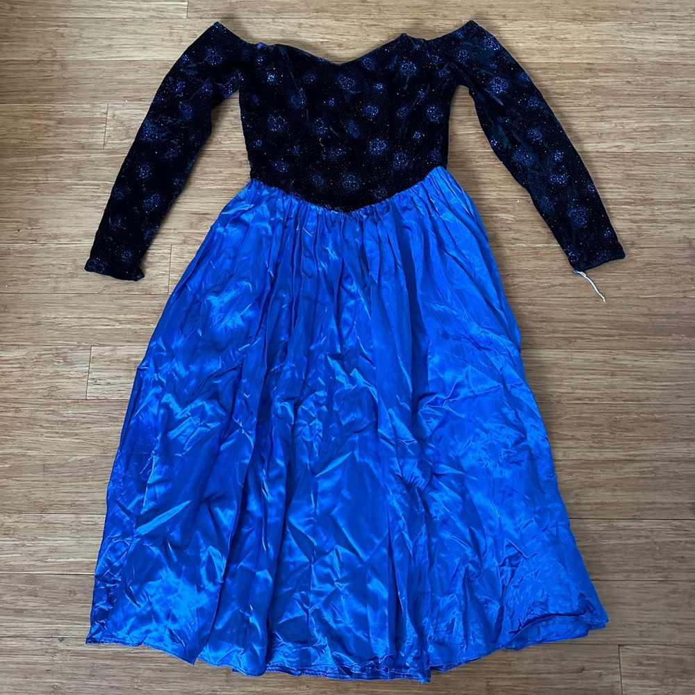 Beautiful Vintage Princess Off the Shoulder Dress